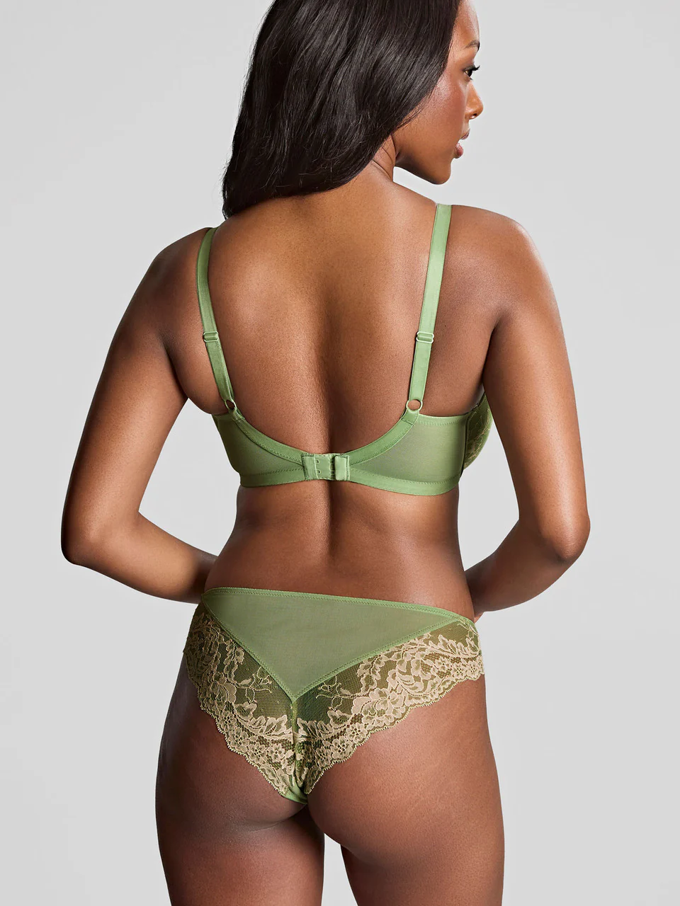 Ana Brazilian - Image 16