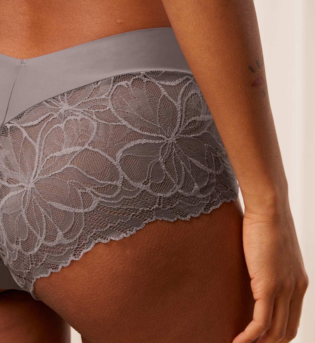 Body Make-Up Illusion Lace Shorty - Image 8