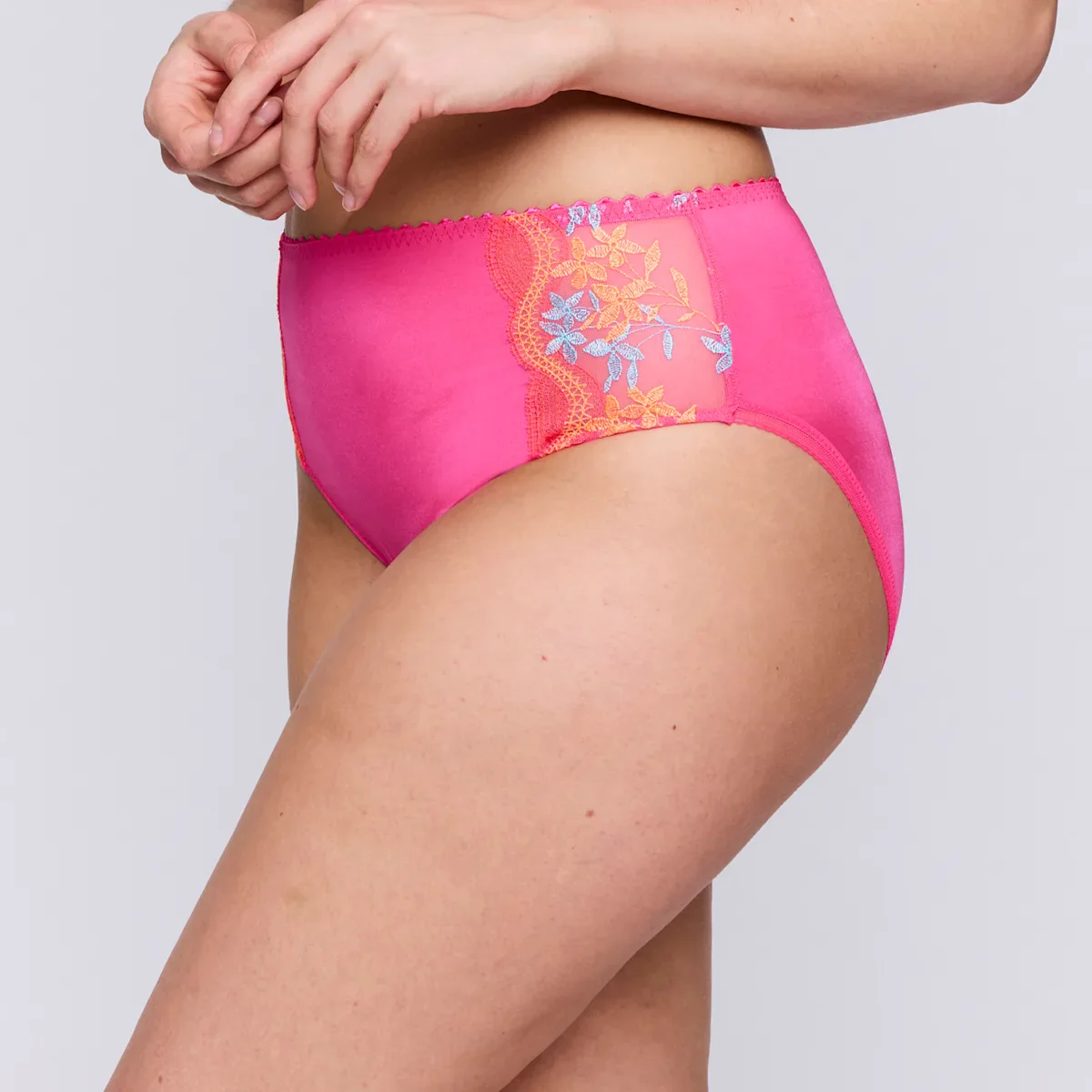 Cala Luna Full Brief - Image 2