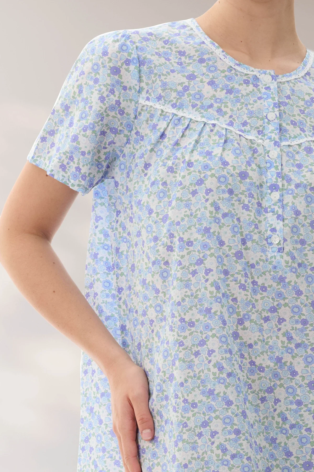Flora Short Sleeve Nightie - Image 3