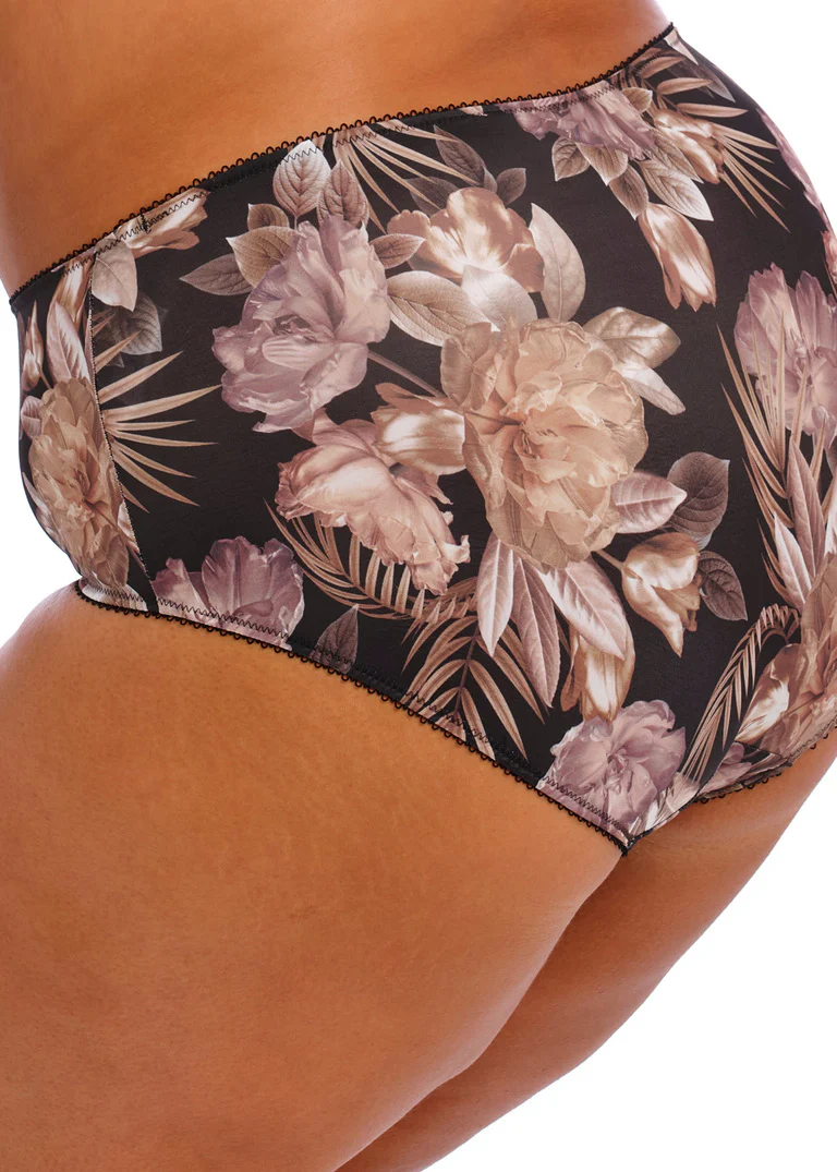 Kayla Brief - Image 12