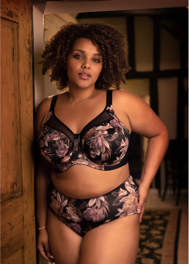 Kayla Brief - Image 16